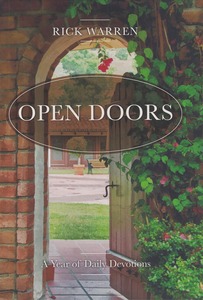 Open Doors: A Year of Daily Devotions 封面