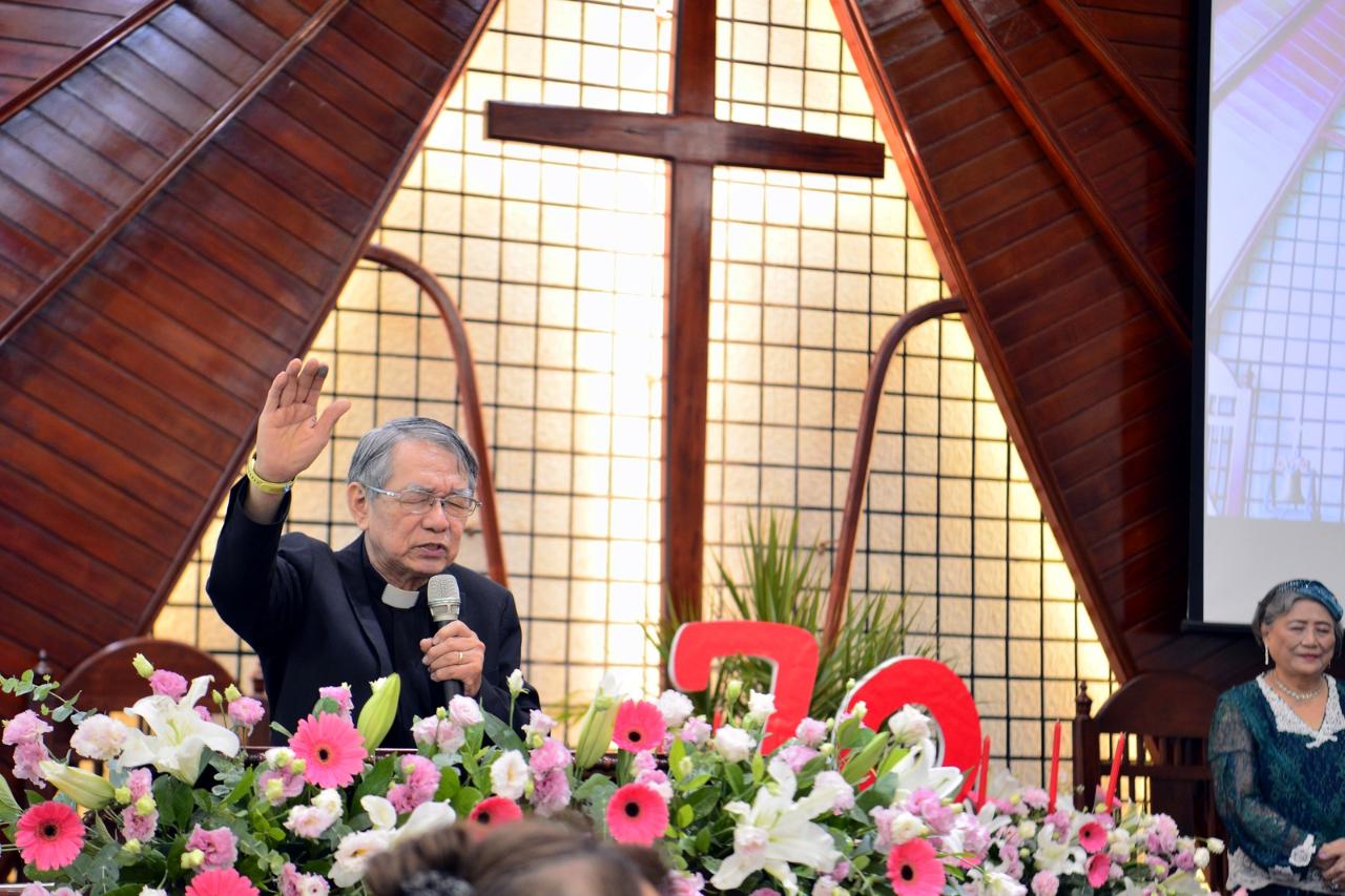 陳士慶牧師祝福
