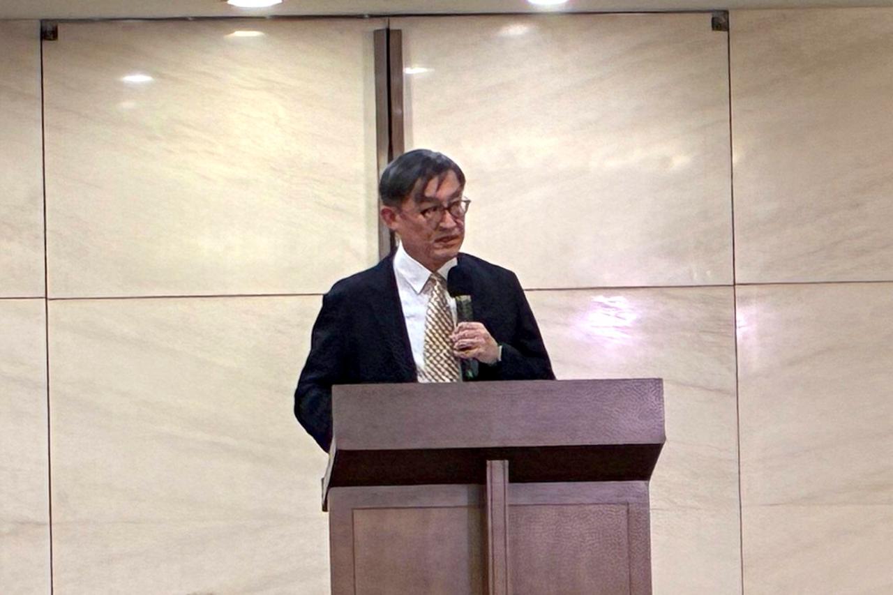 姜懷陽教士司會。