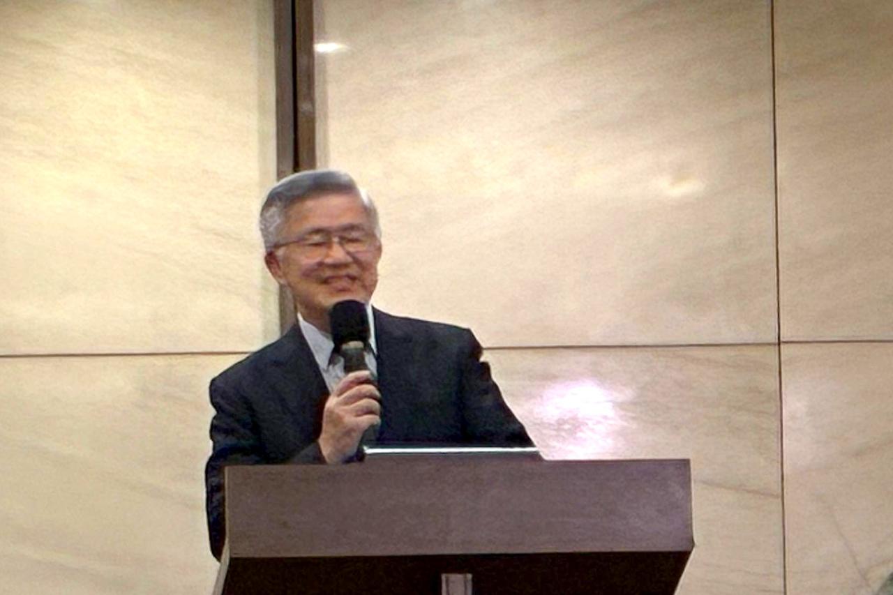 聖言資源中心會長賴若瀚牧師以箴言二十九章十八節帶來主題信息。