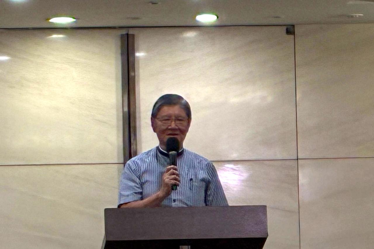 台灣聖言資源協會理事長杜榮華長老說明分會籌設經過。