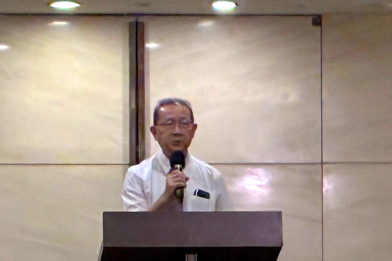 台灣聖言資源協會會長余萃平牧師分享聖言的異象與使命。