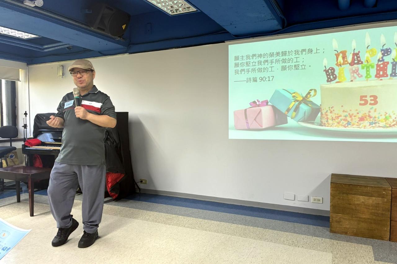 宇宙光總幹事李棟樑分享機構五十三年走過的路。