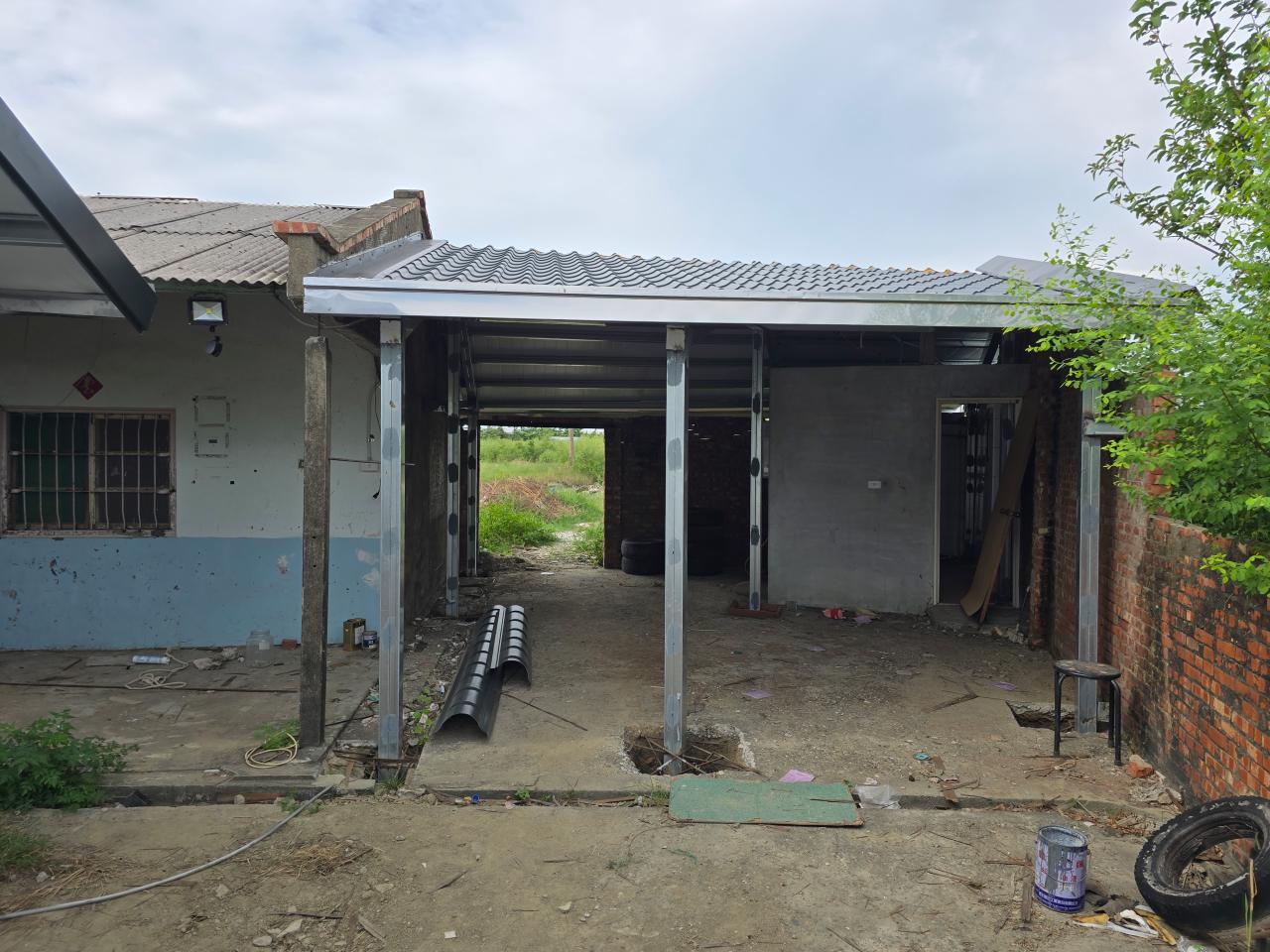 認養童小雯家是第一戶動工修繕的認養家庭,即將迎接安穩堅定的新家園。 (芥菜種會提供)