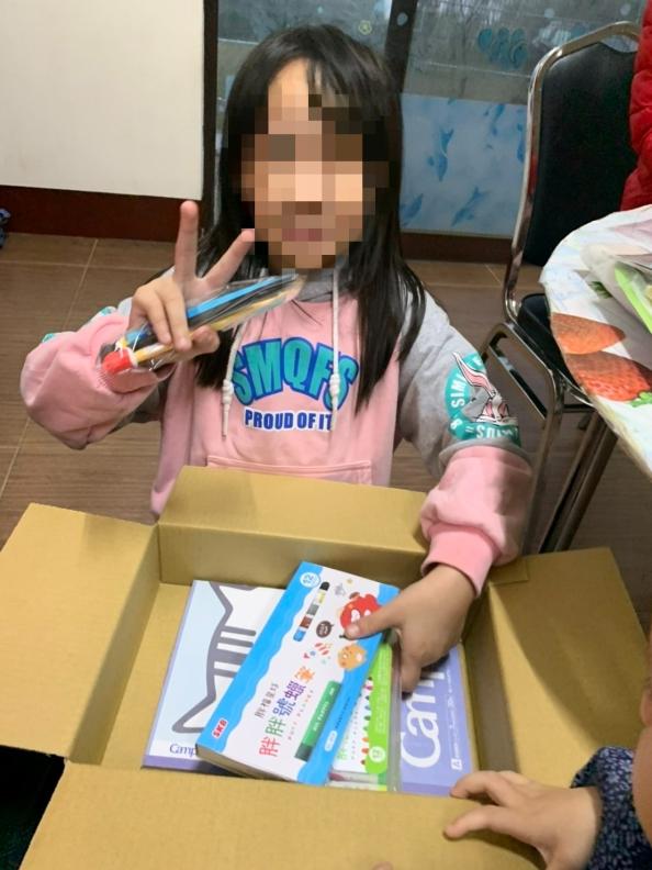 史努櫻1919陪讀班孩子想與陪讀班老師分享禮物分享愛