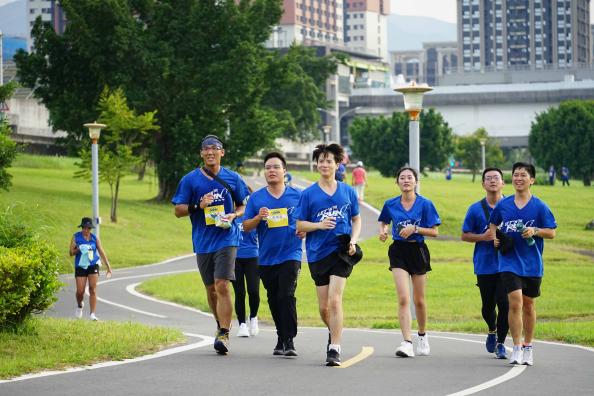 ”路跑運動又能做公益”