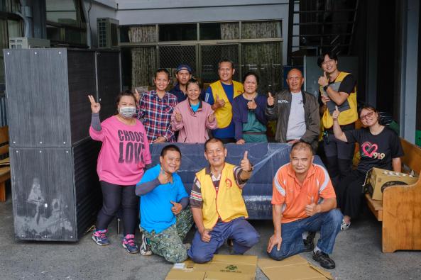 第一批家具於9月19日自1919食物銀行台中園區送至仁愛鄉都達、春陽,與德鹿谷等3村,已有11戶受益。(照片為德鹿谷村)
